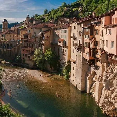 Maison Suspendue Avec Jacuzzi Privatif